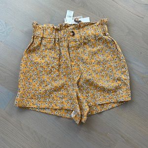 NWT Yellow Floral Shorts with pockets & Elastic Waistband